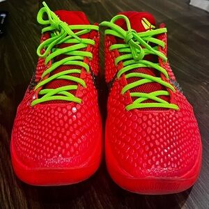 Nike Red and Green Sneakers Vibrant Athletic Design